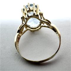 10K 417 Yellow Gold 3.6G Large Aquamarine Ring Size: 7.5!